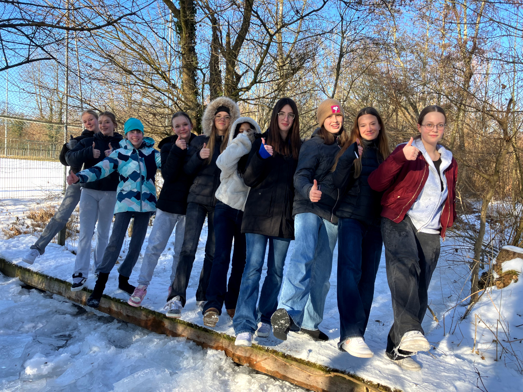 Beim zugefrorenen Bach