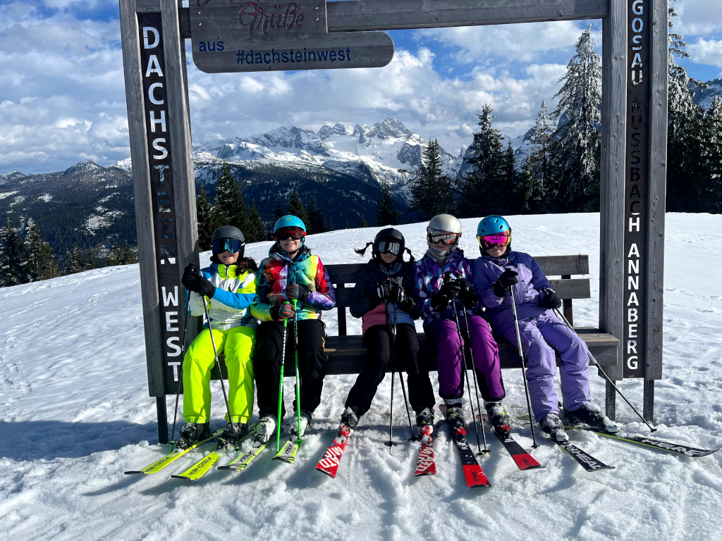 Gruppenbild mit Schaukel