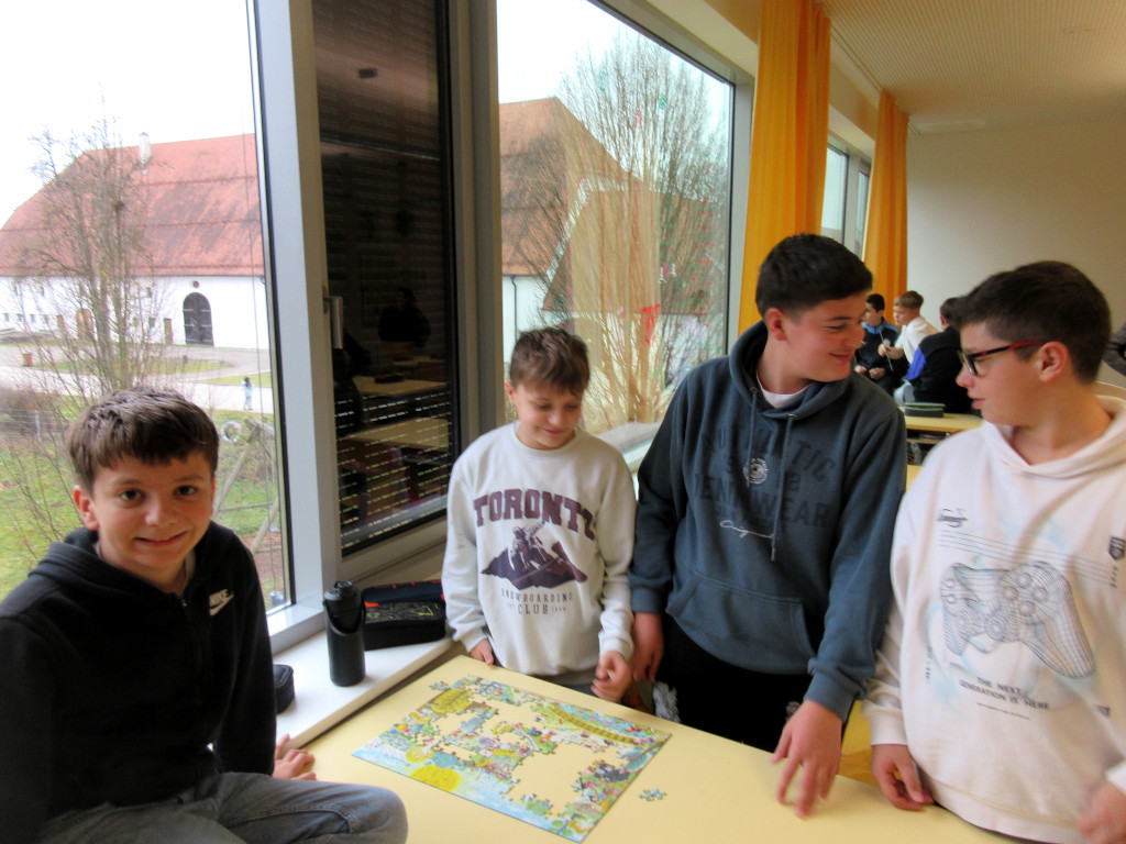 Puzzle lösen im Fach Soziales Lernen